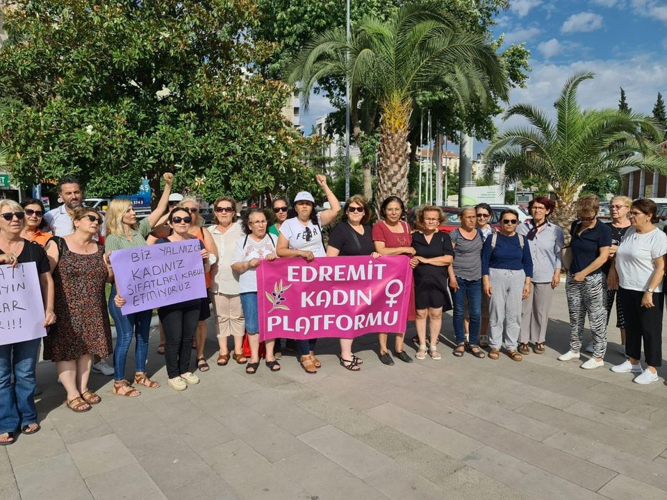 Edremitli Kadınlar HaksızlığaVe Hakarete Karşı Direniyor