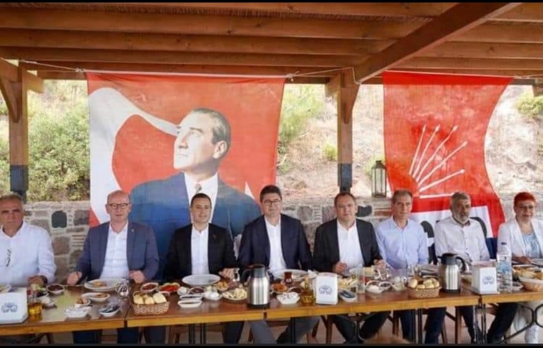 Ayvalık İlçesinde Muhtarlar Buluşması