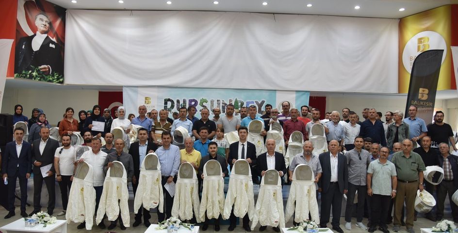 Dursunbey’de Arıcılığa İlgi Artıyor