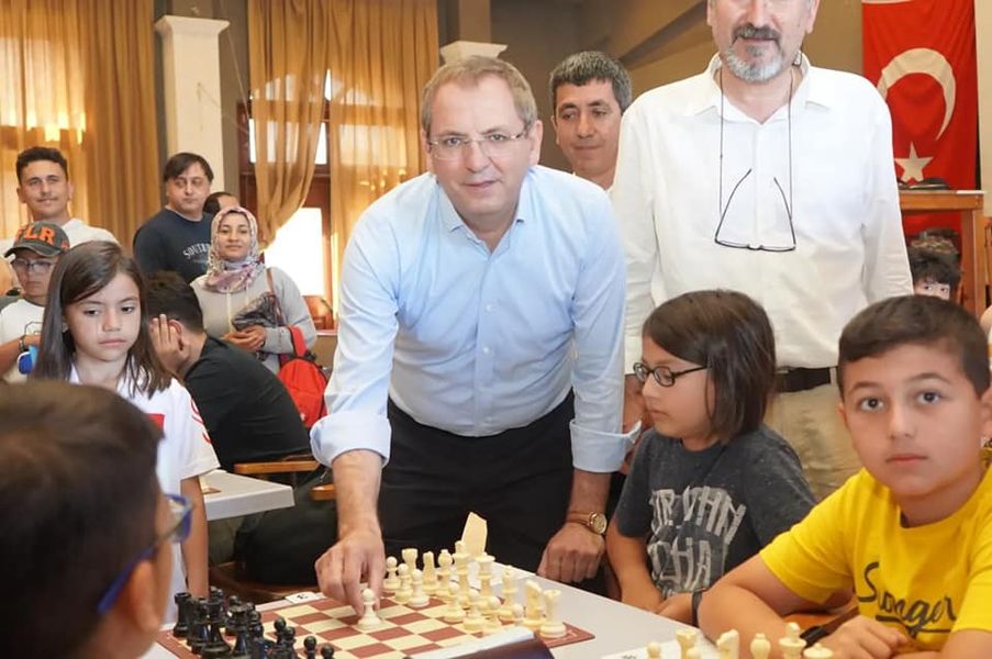Ayvalık’ ta Yaza Merhaba Satranç Turnuvası