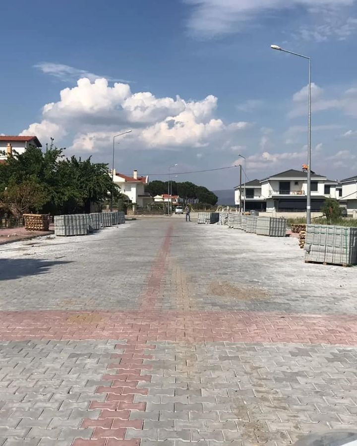 AYVALIK BELEDİYESİ FEN İŞLERİ EKİPLERİNDEN HİZMET SEFERBERLİĞİ