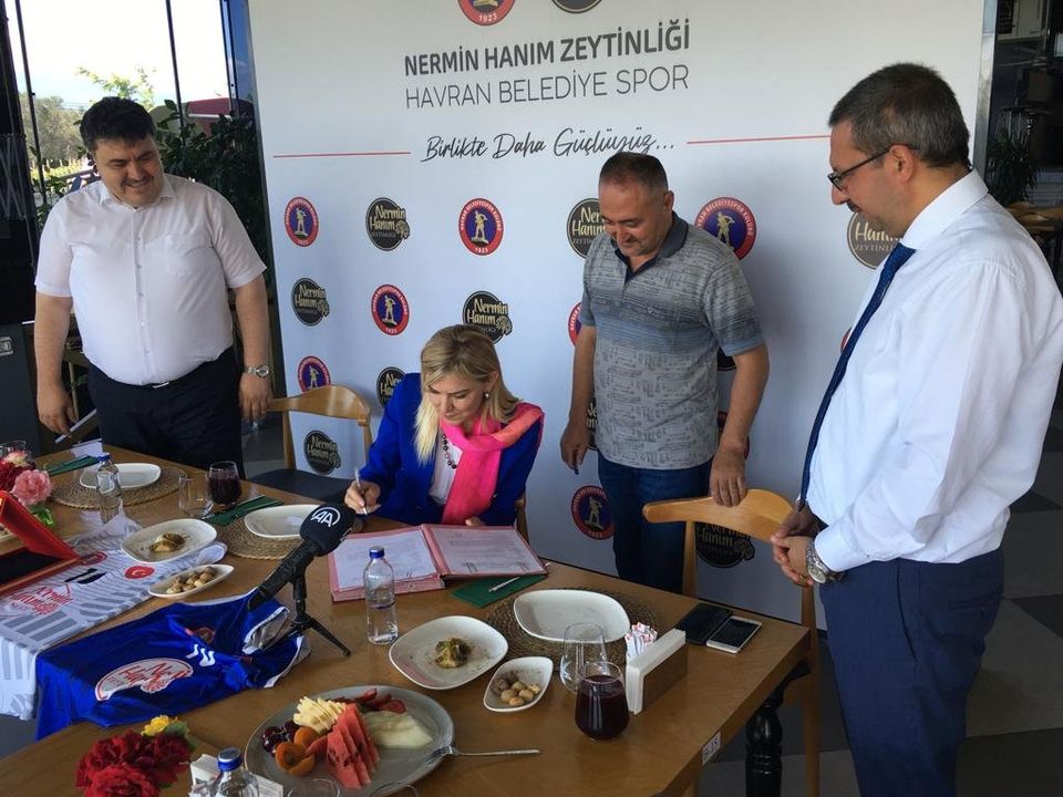 Nermin Hanım Zeytinliği Sponsor Oldu