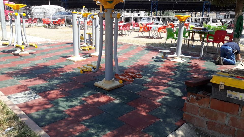 Edremit’te Oyun Parkı Kauçuk Malzeme İle Döşendi
