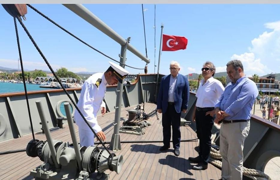 NUSRET MAYIN GEMİSİ BURHANİYE’DE DEMİR ATTI