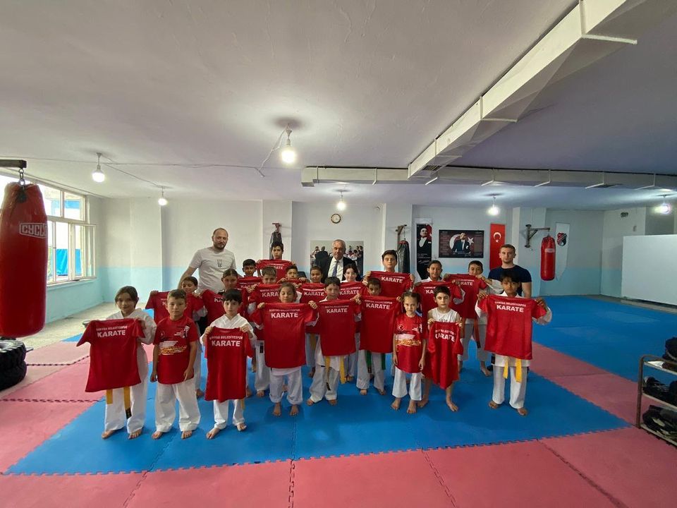 Başkan Barçin’ den Karate Takımına Ziyaret