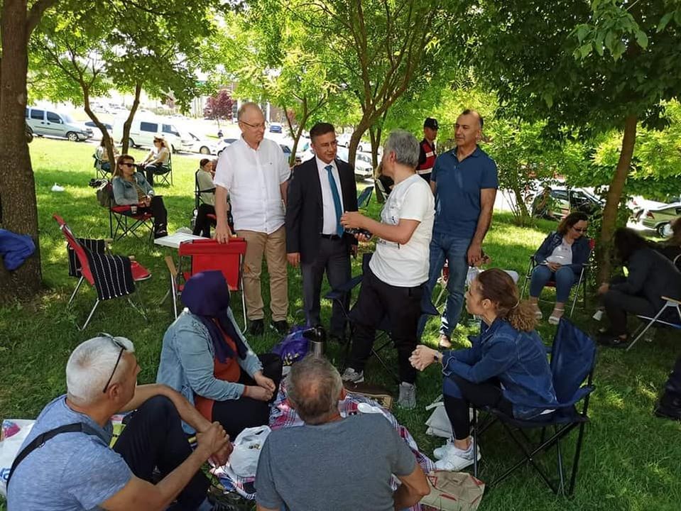 Rektör Prof. Dr. İlter Kuş, Ailelerin Sınav Heyecanına Ortak Oldu