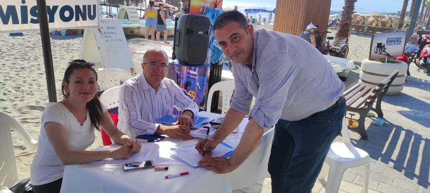 CHP İlçe Örgütünden İmza Kampanyası