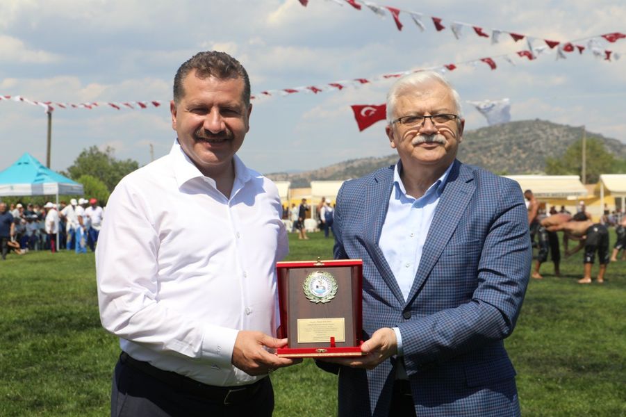 KIZIKLI GÜREŞLERİNİN BAŞPEHLİVANI FATİH ATLI OLDU