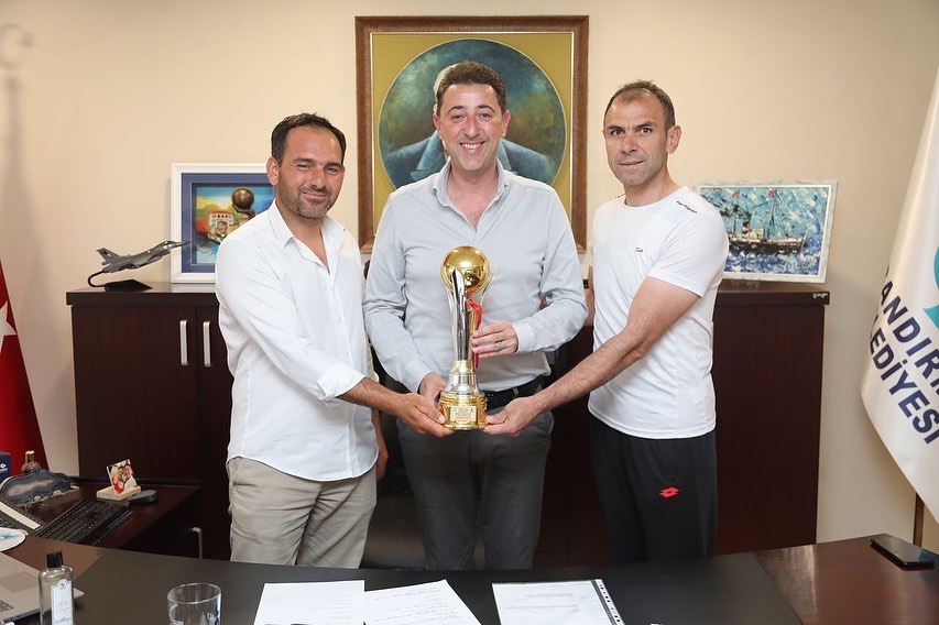 Gölyaka Mahalle Muhtarı ve Takım Antrenöründen Ziyaret