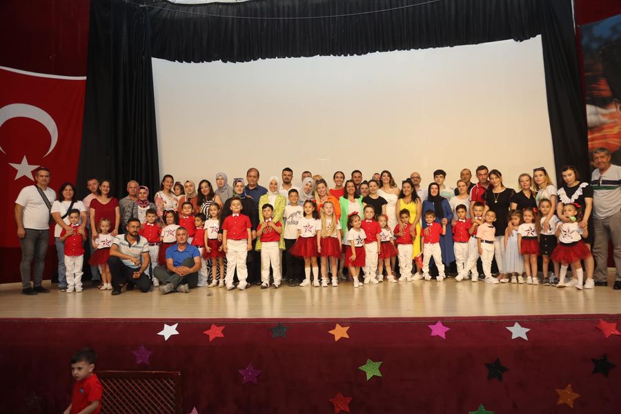 Kreşte Mezun Olan Öğrencilere Başarı Belgesi