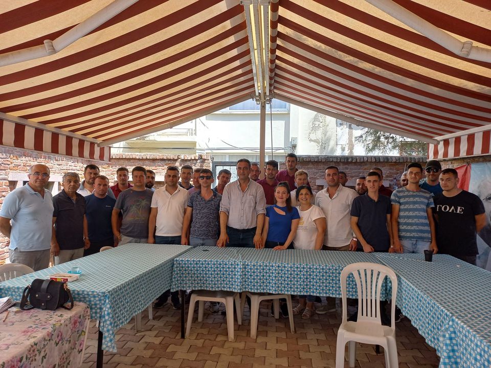 CHP’de 30 Kişiye Rozet Takıldı