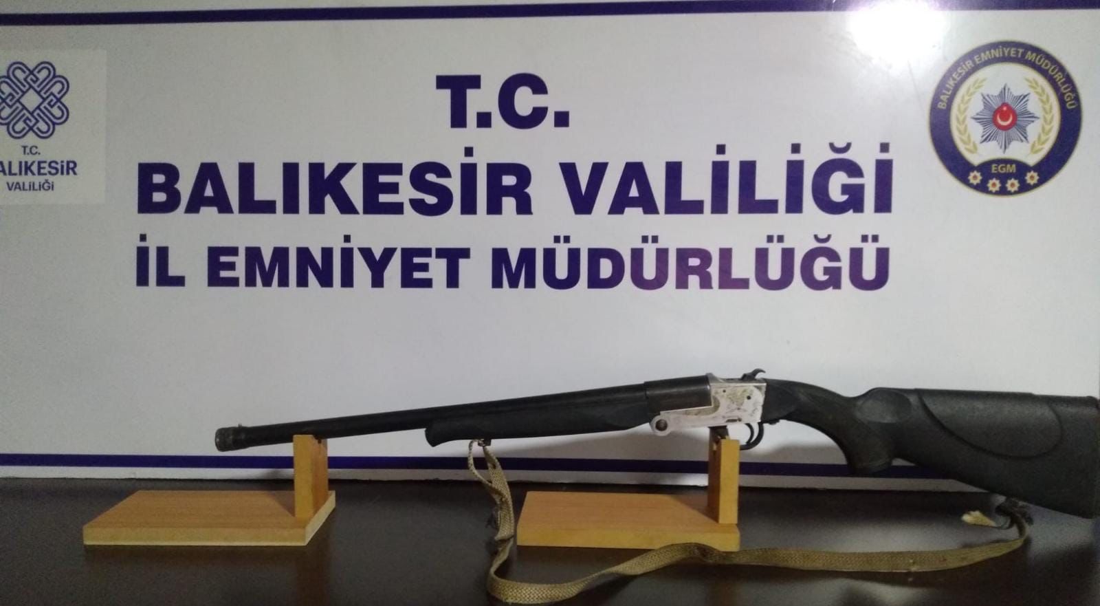 Polis 17 Aranan Şahıs Yakaladı