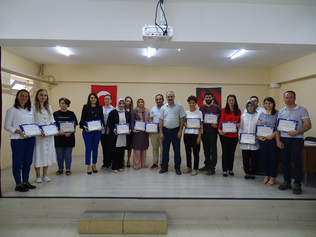 HAVRAN’DA E-TWINNING KALİTE ETİKETLERİ SAHİPLERİNİ BULDU