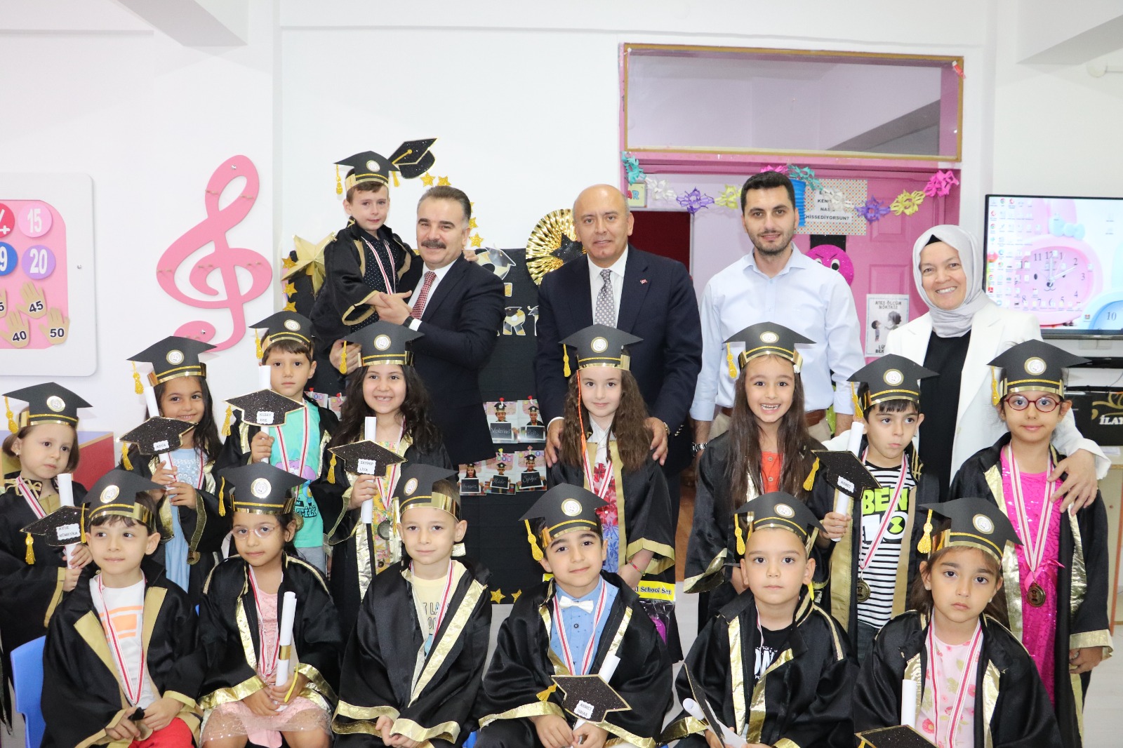 Kaymakam Odabaş Öğrencileri Karne Günü Yalnız Bırakmadı