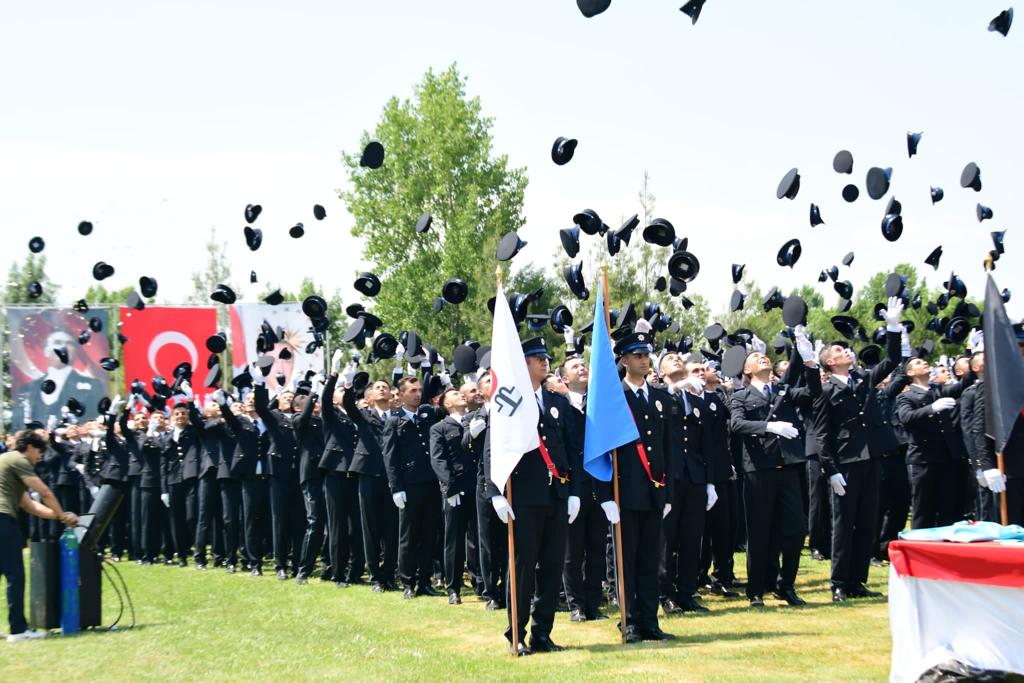 Polis Adayları Mezuniyet Heyecanı Yaşadı