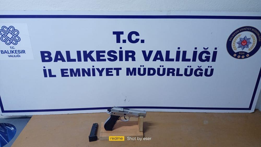 Balıkesir İlinde 19 Aranan Şahıs Yakalandı
