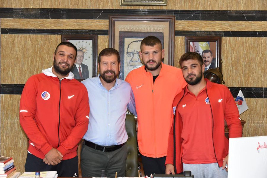 Kırkpınar Güreşlerinde Dereceye Giren Pehlivanları Ödüllendirdi..