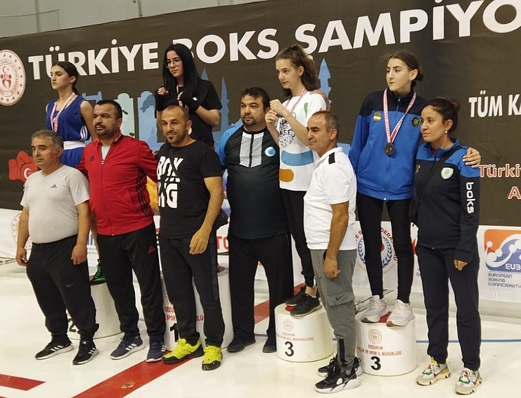 Berra Beşik Türkiye Üçüncüsü