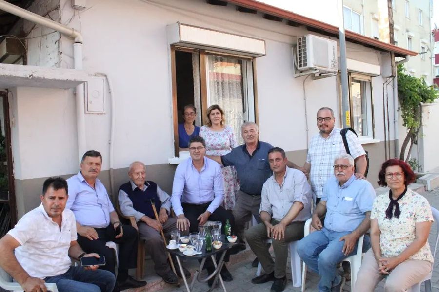 CHP İlçe Örgütünden Koca Çınarı Unutmadı