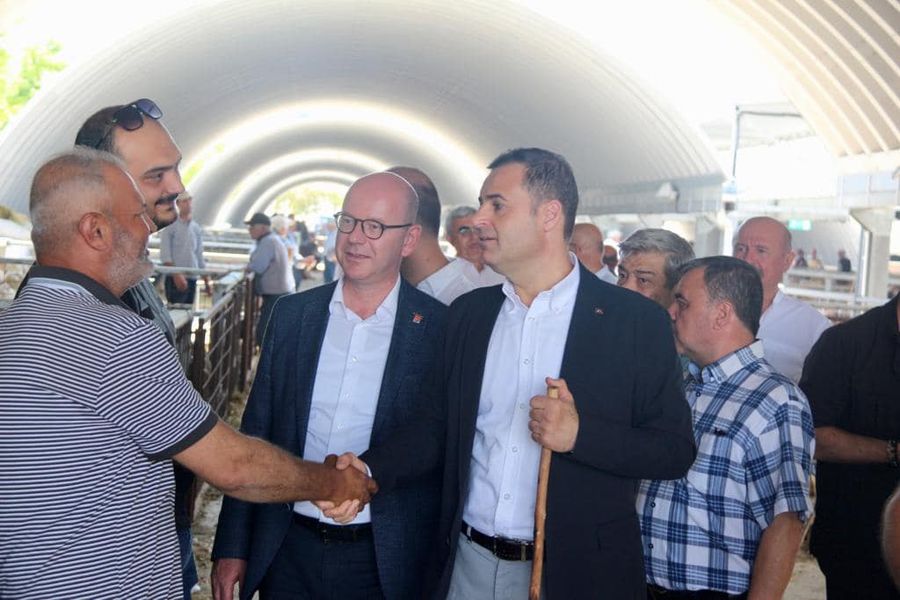 Kapalı Pazar Yerine Ziyaret