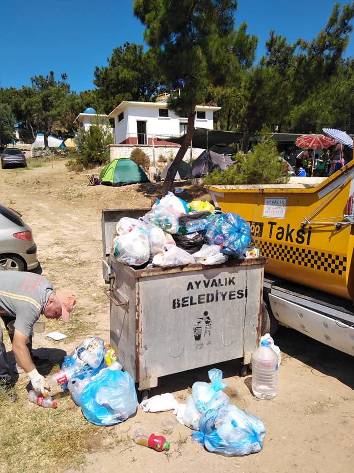 Ayvalık Belediyesiİki Bin Ton ÇöpTopladı