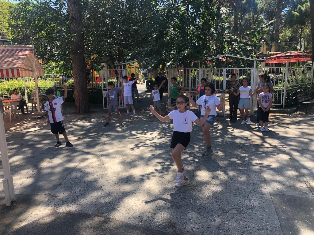 Burhaniye İlçesinde Gençlik Merkezi Yaz Kursuna İlgi Büyüktü