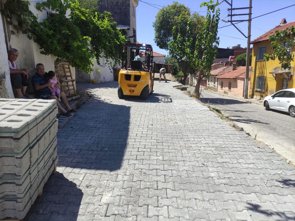 Edremit Belediyesi Yol Yapım Çalışmaları Son Hız Devam