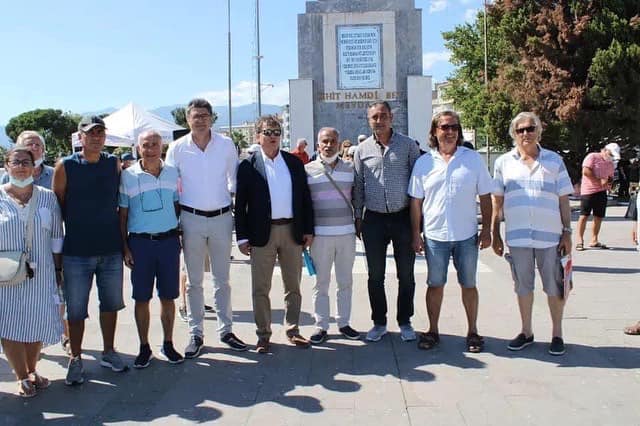 CHP İlçe Örgütü Basın Açıklamasında