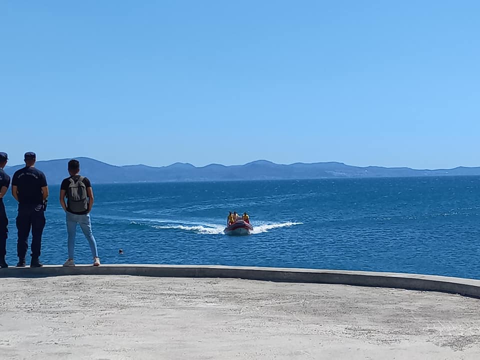 Batan teknede kaybolan 2 kişinin son görüntüleri güvenlik kameralarına yansıdı