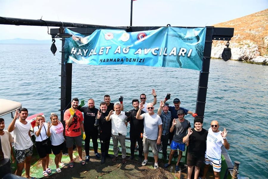 Marmara’dan 2 futbol sahası büyüklüğünde hayalet ağ çıkarıldı