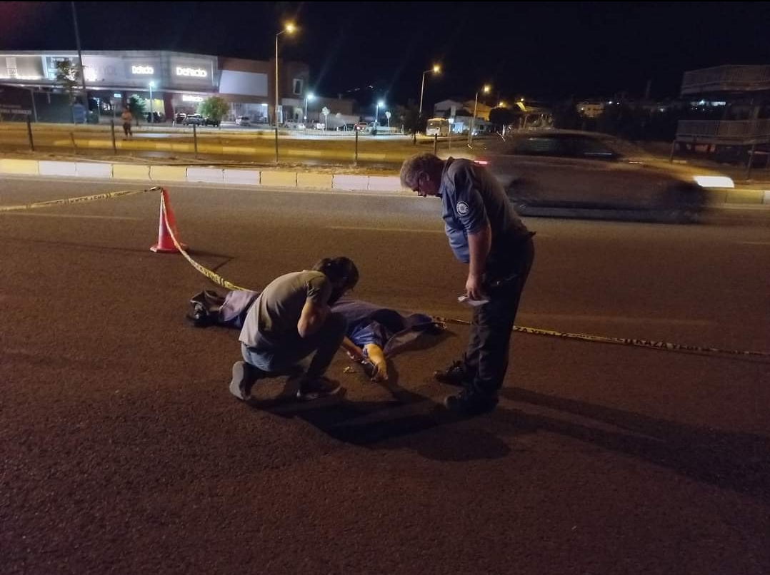 Akçay’da otomobilin çarptığı kişi öldü