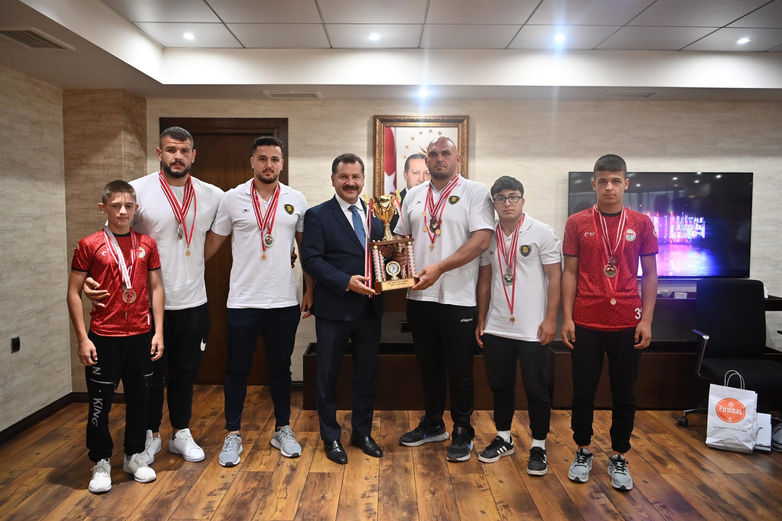 Dağdeviren Rakiplerine Meydan Okudu