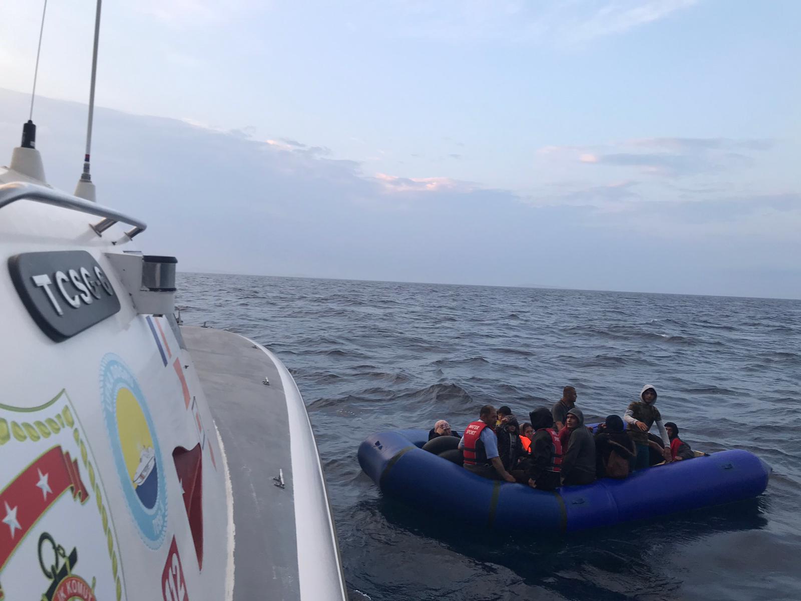 Ayvalık Açıklarında 24 Göçmen Kurtarıldı