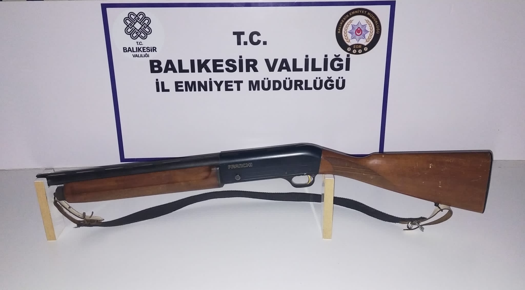 16 Aranan Şahıs Yakalandı, 4 Şahıs Tutuklandı