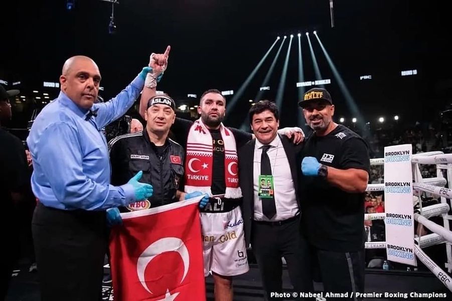 Akademisyen Boksör Ali Eren Demirezen Bir Kez Daha Gururumuz Oldu