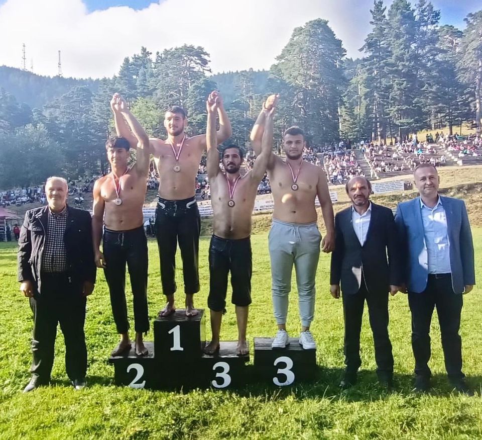 Yağlı Güreşlerde 3, Oldu