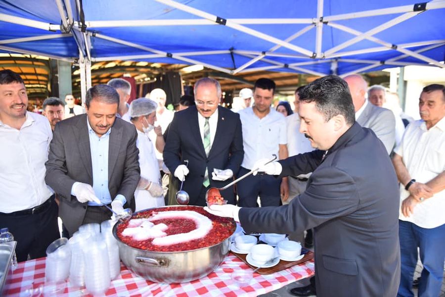 Altıeylül Belediyesin’ den Aşure Hayrı