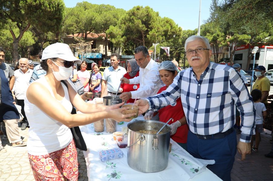 Burhaniye Belediyesinden Aşure Hayrı