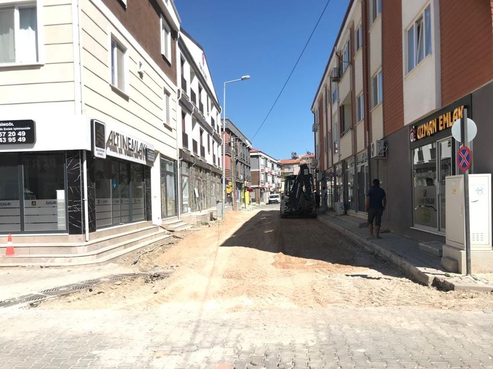 Gömeç İlçesinde Belediye Bozuk Yolları Yeniledi