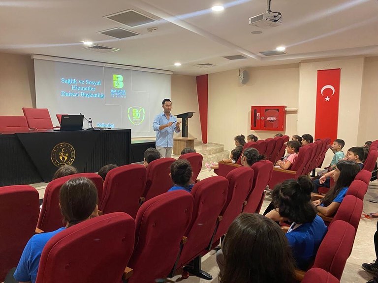 Balıkesir Büyükşehir Belediyespor Yaz Spor Okulu 2. Dönem Çalışmaları Devam Ediyor.