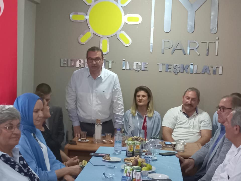 İYİ Parti Edremit Çıkartması