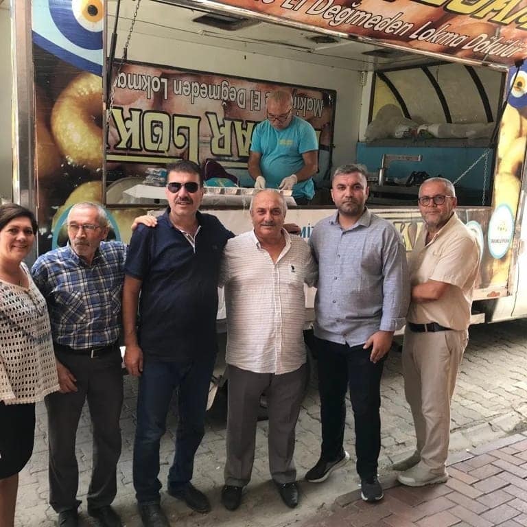 Ülkü Ocaklarından vatandaşlara aşure ikramı