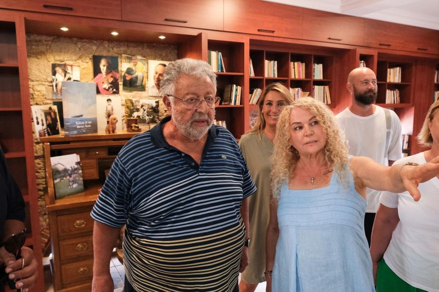 Metin Akpınar Ayvalık’ ta