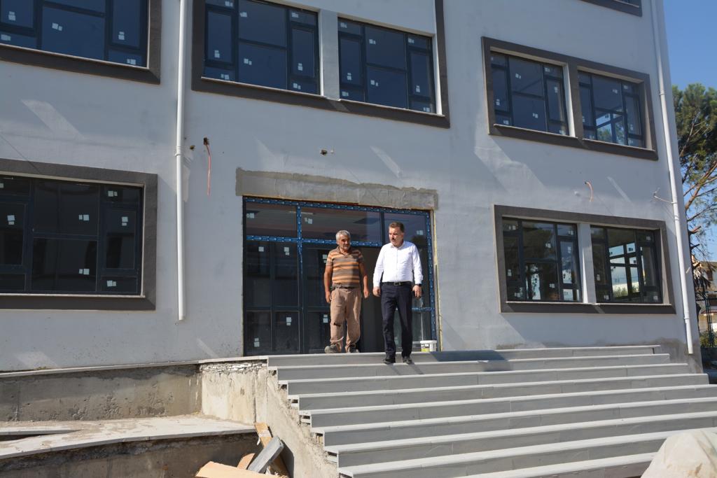Fen Lisesi İnşaatında İncelemelerde Bulundu
