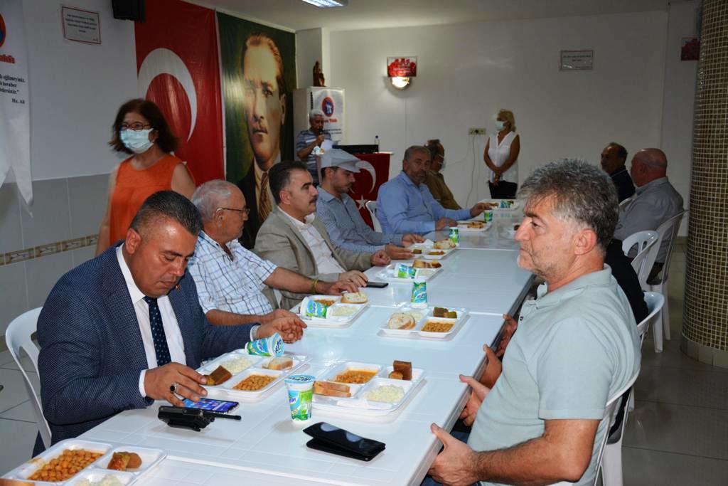 Cemevinde Düzenlenen İftar Yemeğine Katıldı