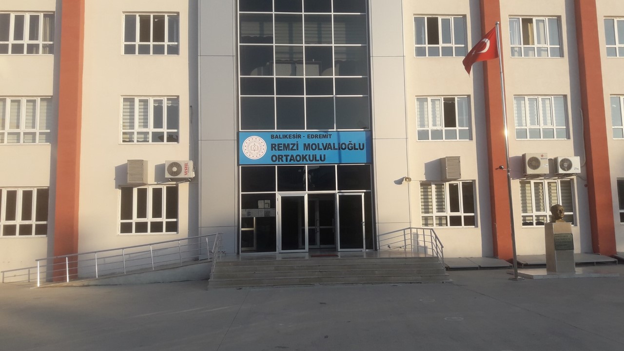 Remzi Molvalıoğlu Ortaokulu’ndan LGS’de Önemli Başarı