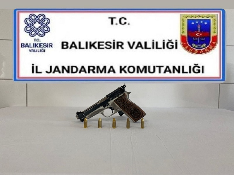 18 Aranan Şahıs Yakalandı, 1 Tabanca Ele Geçirildi.