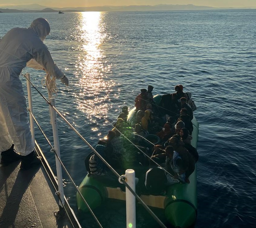 42 Düzensiz Göçmen Yakalandı