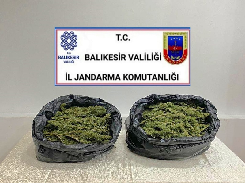 Jandarma Uyuşturucu Madde İmal Ve Ticaretine Yönelik 5 Şüpheli Yakaladı.