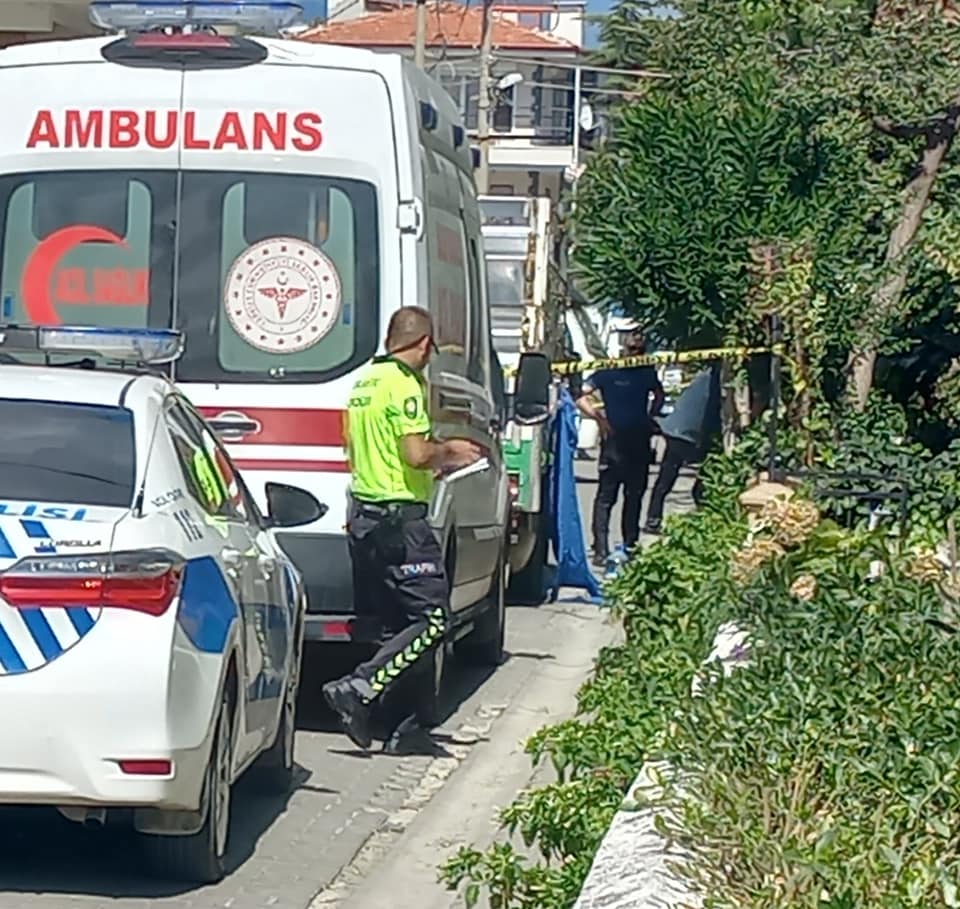 Akçay’da Yaşlı Kadın Kamyonetin Altında Feci Şekilde Can Verdi